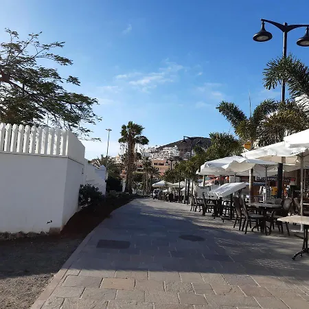 Rosamar Strand Und Boules In Los Cristianos *
